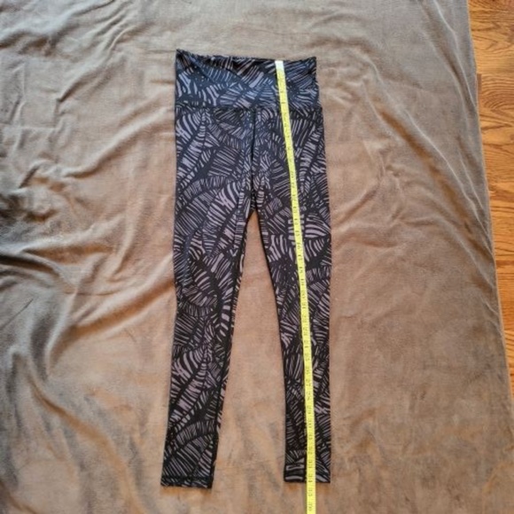 Sol and Mane Leggings Size S Black and Gray - Picture 4 of 5